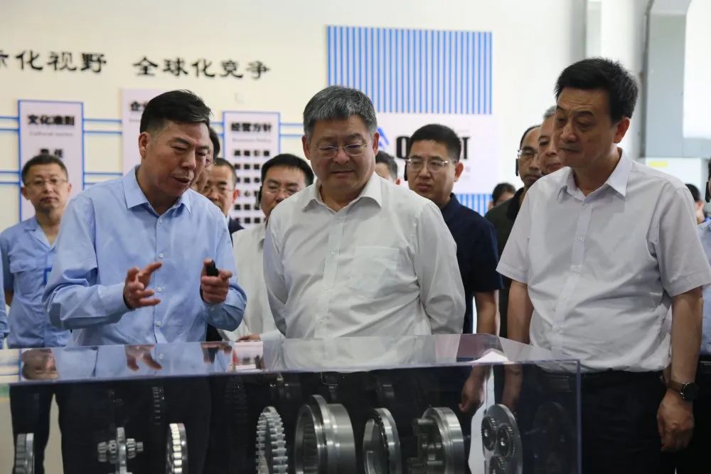 陜西省屬企業(yè)改革創(chuàng)新觀摩團(tuán)走進(jìn)秦川集團(tuán)、法士特集團(tuán)